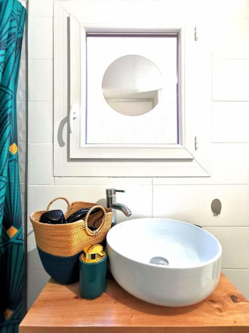 Charmant T2 Atypique, Renove, Confortable Beziers Exterior photo