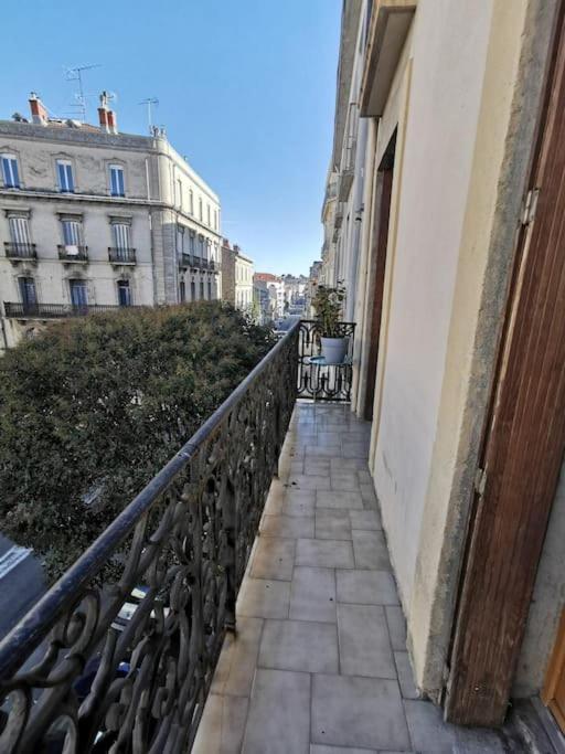 Charmant T2 Atypique, Renove, Confortable Beziers Exterior photo